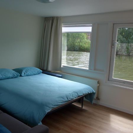 Ferienwohnung Houseboat In The Center, 5 Min Walk To Tropical Museum, Free Wifi! Amsterdam Exterior foto
